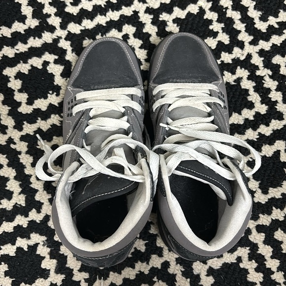 Vintage grey Nike Jordans🩶 - Picture 4 of 5